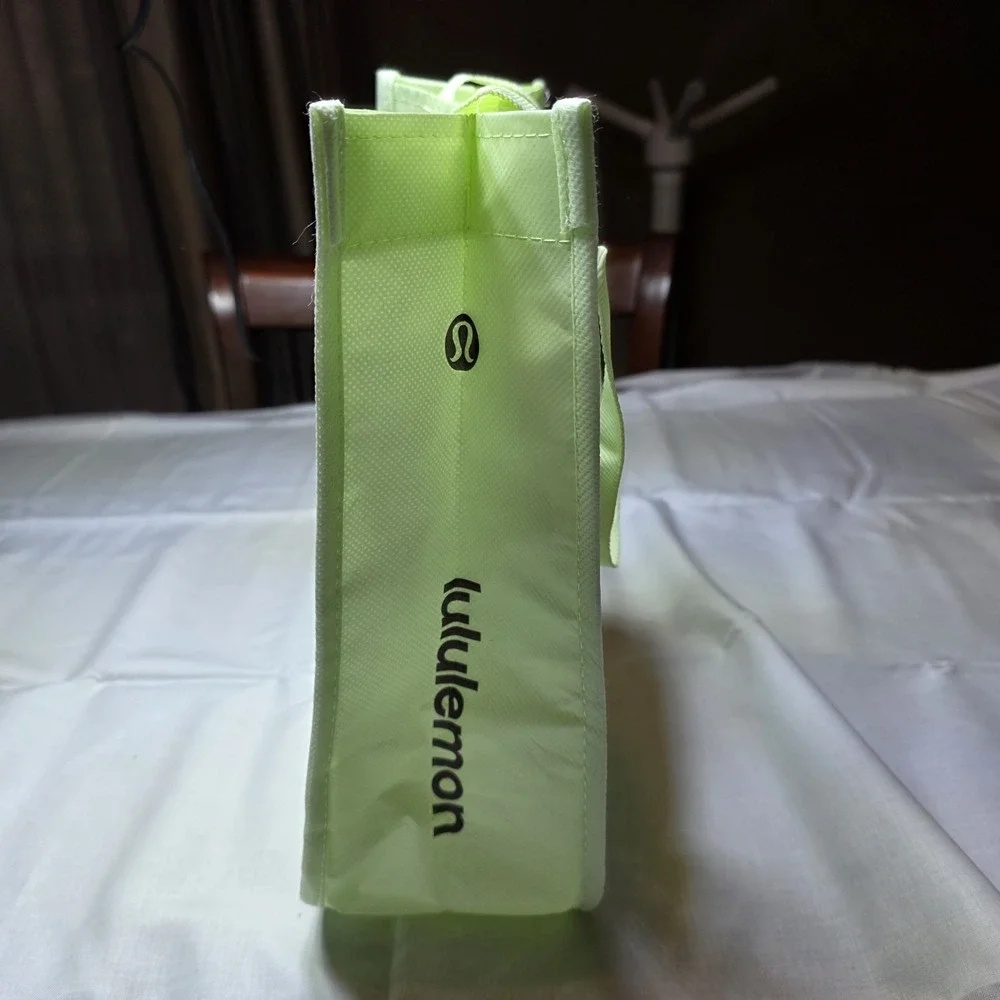 Lululemon Recycled Shopping Tote Reusable Bag ‎ lime green snap Small 12